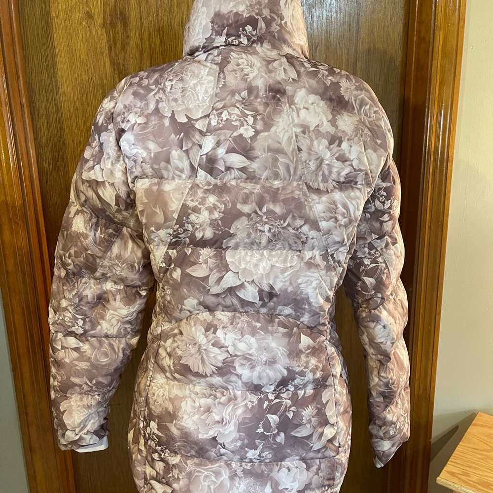 Athleta Downtown Printed Puffer Jacket - Picture 4 of 8